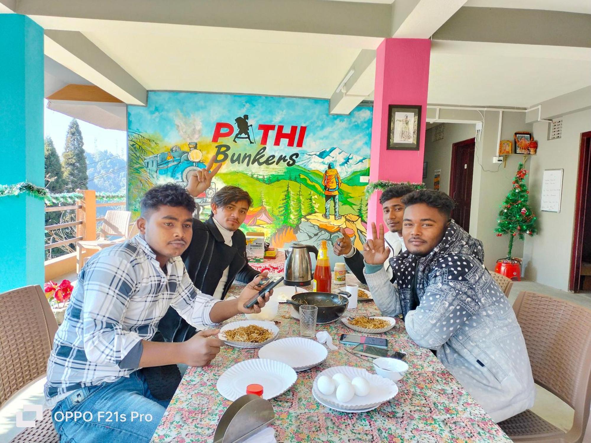 Pathi Bunkers Hostel Darjeeling  Ngoại thất bức ảnh