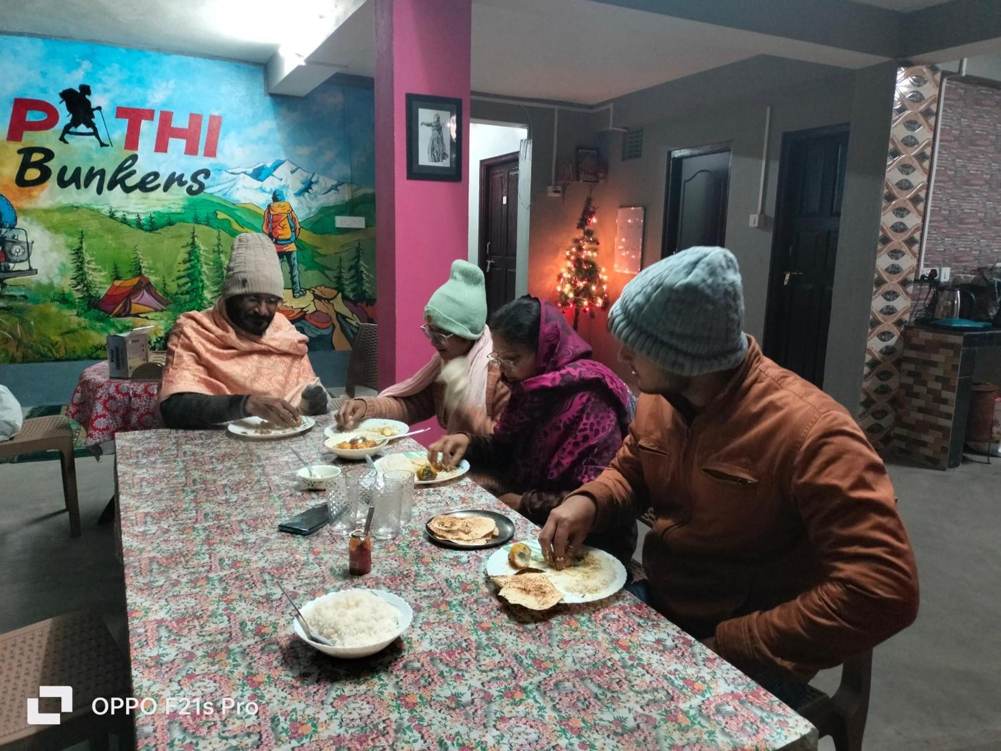 Pathi Bunkers Hostel Darjeeling  Ngoại thất bức ảnh