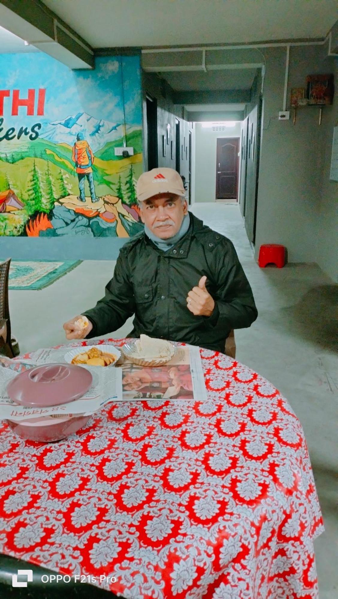 Pathi Bunkers Hostel Darjeeling  Ngoại thất bức ảnh