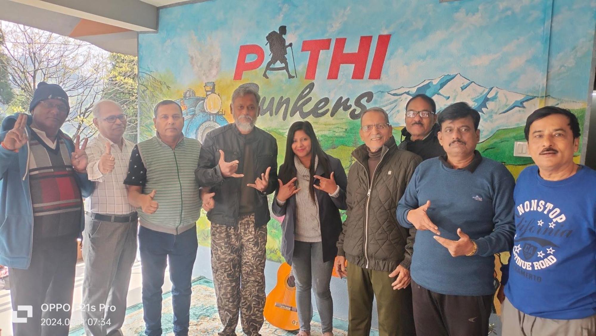 Pathi Bunkers Hostel Darjeeling  Ngoại thất bức ảnh